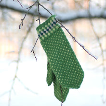 Lataa kuva Galleria-katseluun, Peretütre käsityö - 100 % alpakavillaiset lapaset