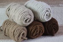 Lataa kuva Galleria-katseluun, Täysalpakan mattolanka