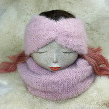 Lataa kuva Galleria-katseluun, UUSI! Hostessin neulottu pehmeä pääpanta
