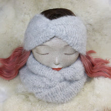 Lataa kuva Galleria-katseluun, UUSI! Hostessin neulottu pehmeä pääpanta