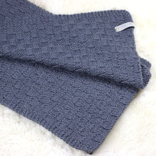 Lataa kuva Galleria-katseluun, Luksuslik beebialpaka villane sall
