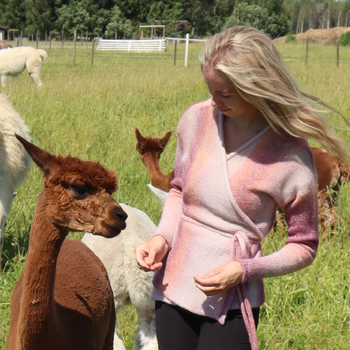 Hellä kietaisuneule