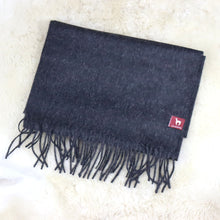 Lataa kuva Galleria-katseluun, Ühevärviline beebialpaka villane sall
