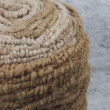 Lataa kuva Galleria-katseluun, Alpakan ja lampaanvillan sekoitus mattolankaa
