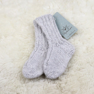 Vauvan sukat, joissa punos ja resori