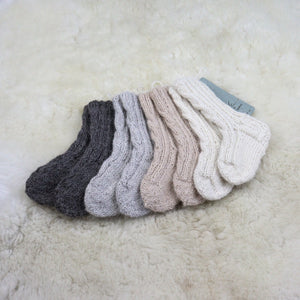 Vauvan sukat, joissa punos ja resori